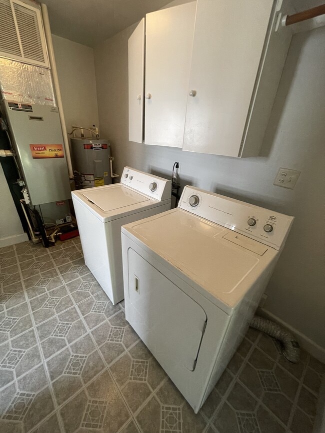 Building Photo - 112 Shamrock Dr