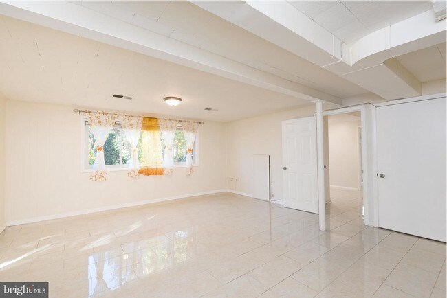 Building Photo - 4200 Linden St