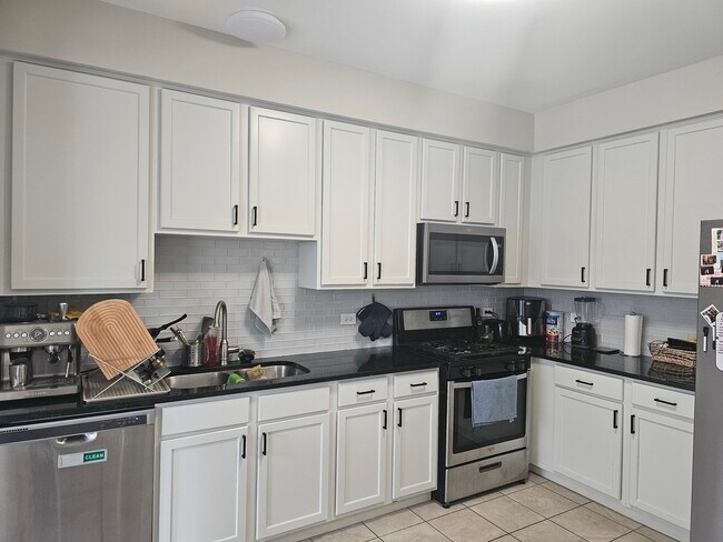 Building Photo - 2340 Sheehan Dr