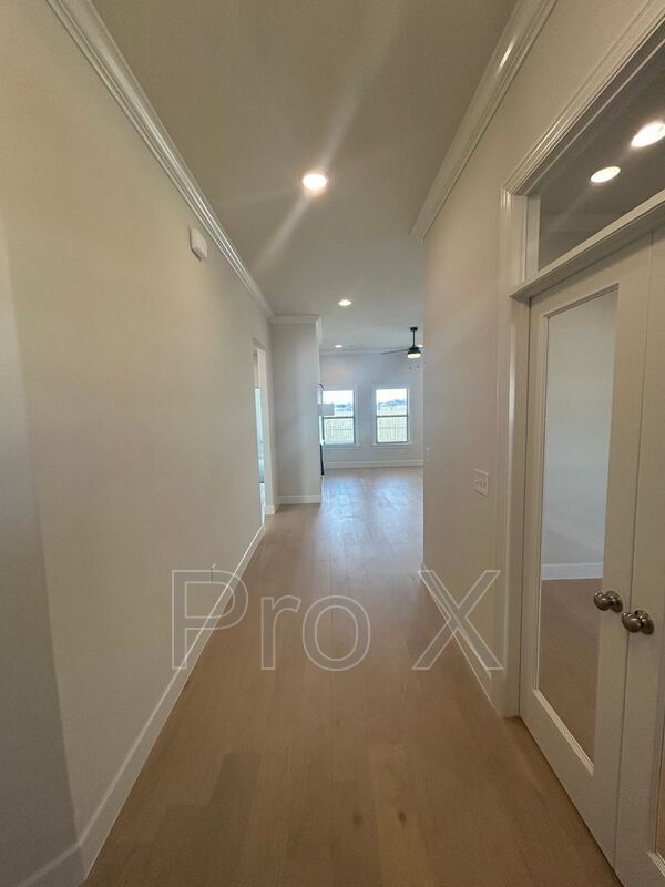 Foto del edificio - 2401 Salmon St