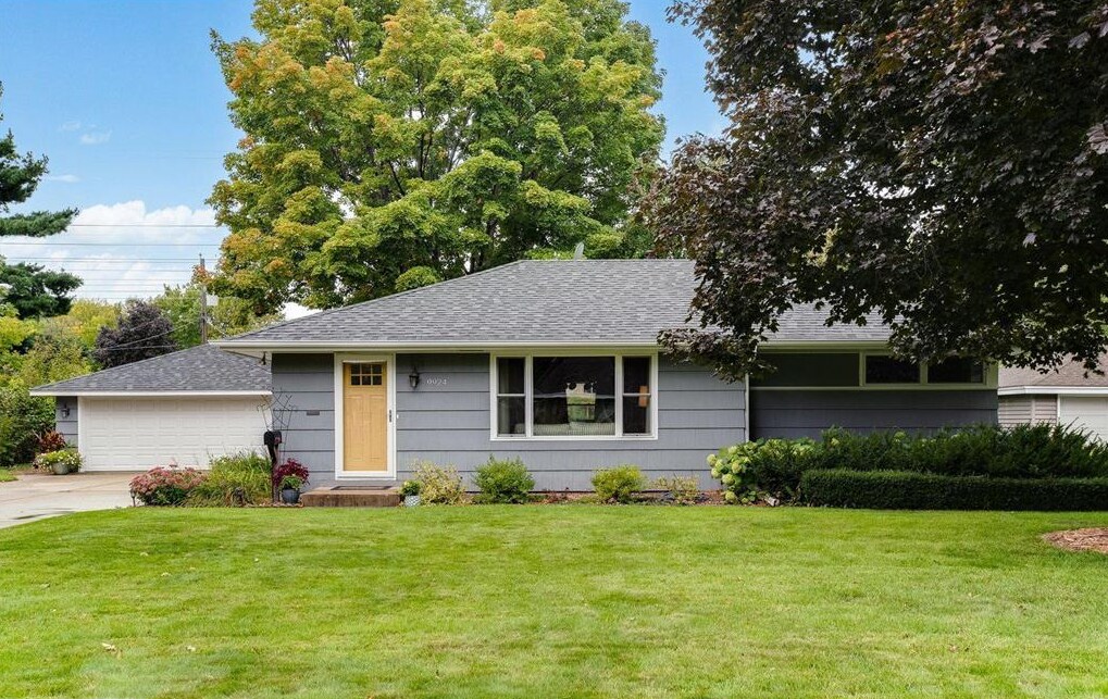 Foto principal - 9924 Columbus Ave S