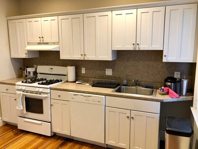 Kitchen - 4 Oak Terrace