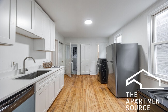 Building Photo - 1626 N Fairfield Ave