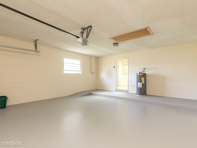 Building Photo - 3 br, 3 bath House - 310 Idyllwilde Dr