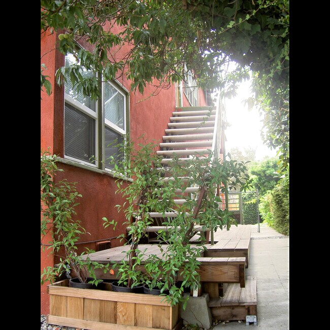 Foto del edificio - 631 San Juan Ave