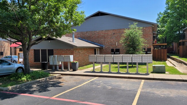 Foto del edificio - Gazebo Apartments (Denton, Tx)