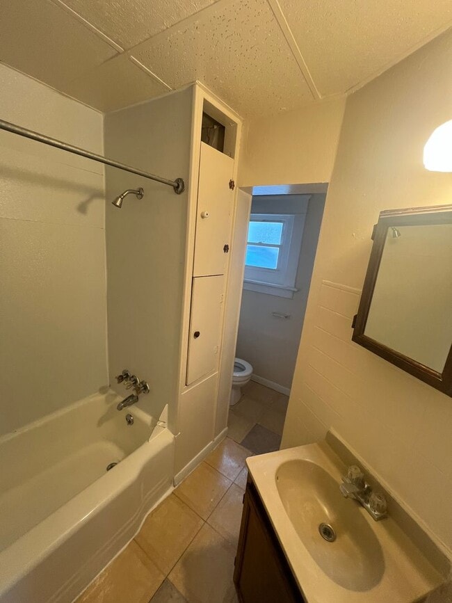 Foto del edificio - 820 Hess Ave