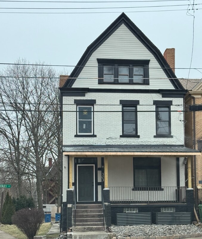Foto principal - 303 Peebles St