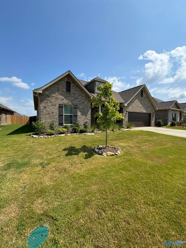 Building Photo - 115 Midpark Dr