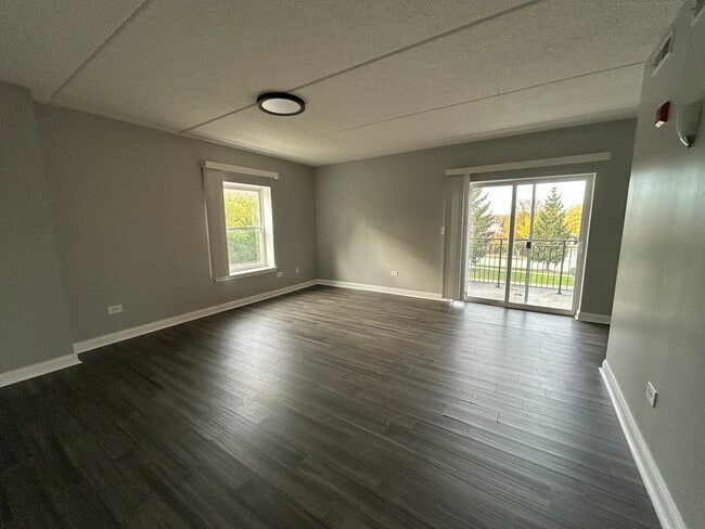 Building Photo - 3420 N Old Arlington Heights Rd