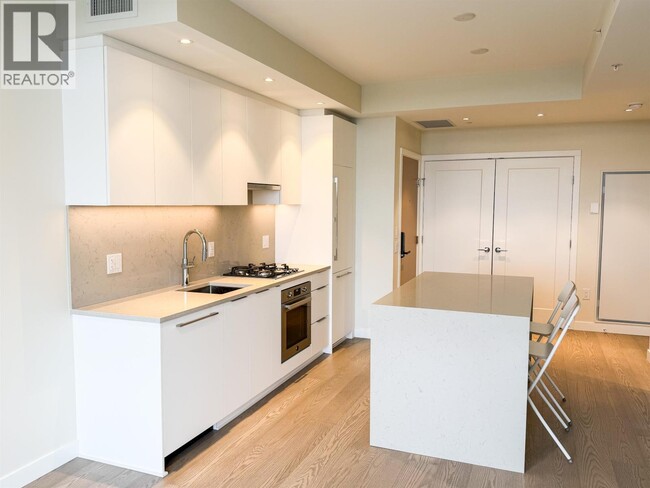 Building Photo - 6138 Birney Ave