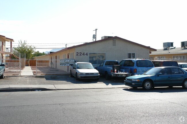 Building Photo - 2244 Statz St