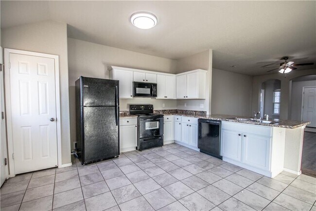 Foto del edificio - 2315 Hickory Wood Ave