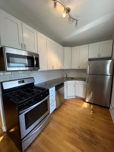 Foto del edificio - 3917 N Southport Ave