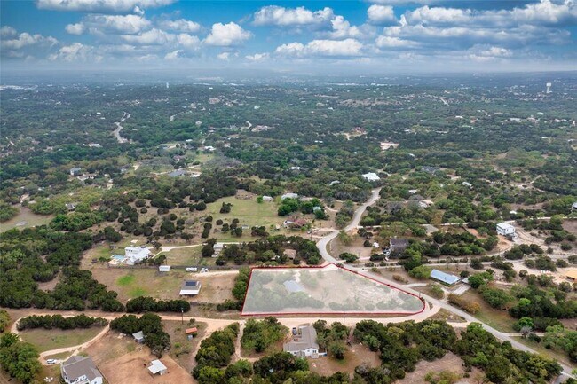 Building Photo - 1816 Spring Valley Dr