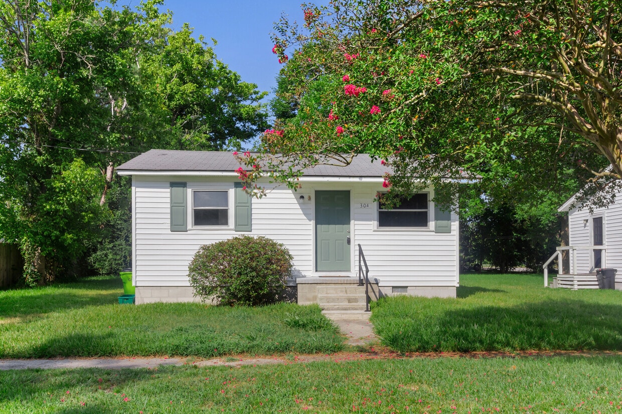 Primary Photo - 304 B St