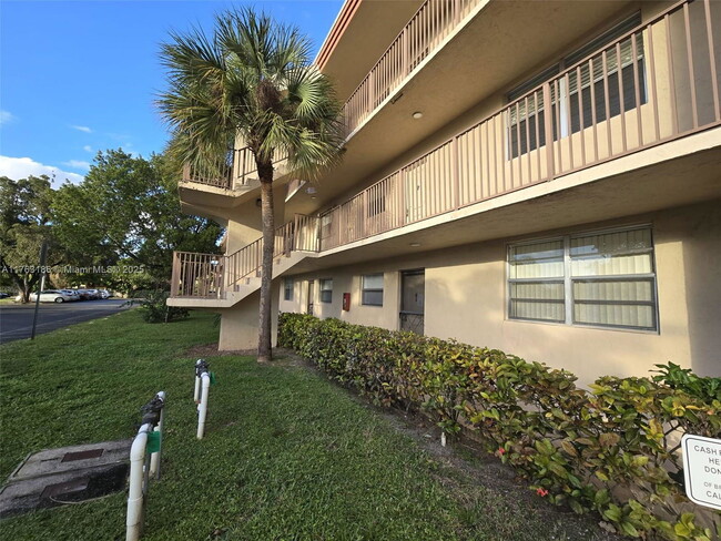 Foto del edificio - 3900 NW 76th Ave