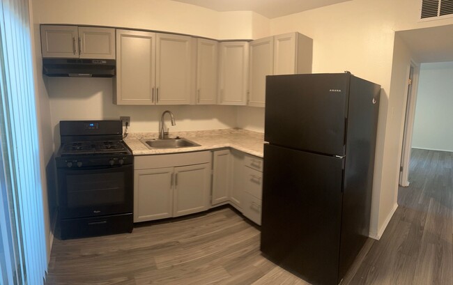Building Photo - 2323 Woodson Rd