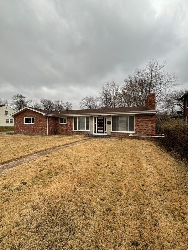 Building Photo - 6064 W Cabanne Pl