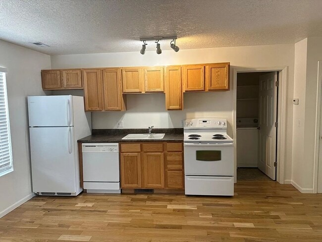 Building Photo - 316 S Marion St