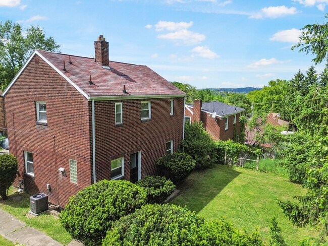 Building Photo - AVAILABLE NOW! Fully RENOVATED 3 bedroom in McKeesport!