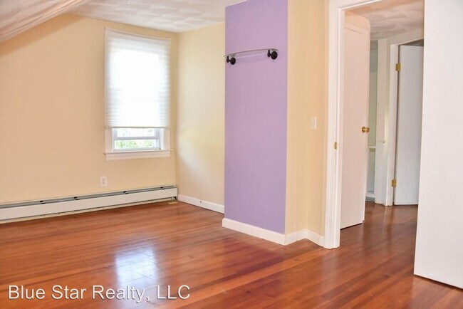 Building Photo - 3 br, 1.5 bath House - 9 Eva St.