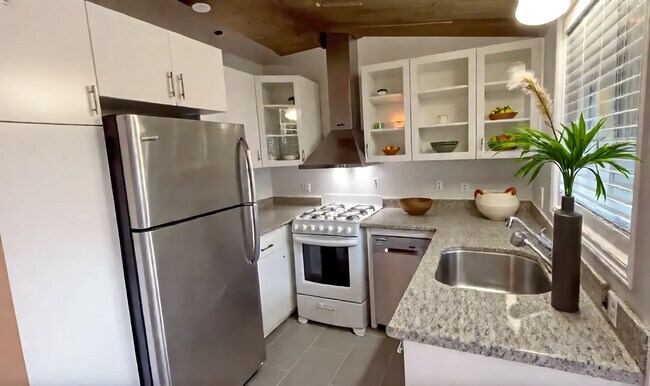 cocina de estudio - 2323 San Juan Ave