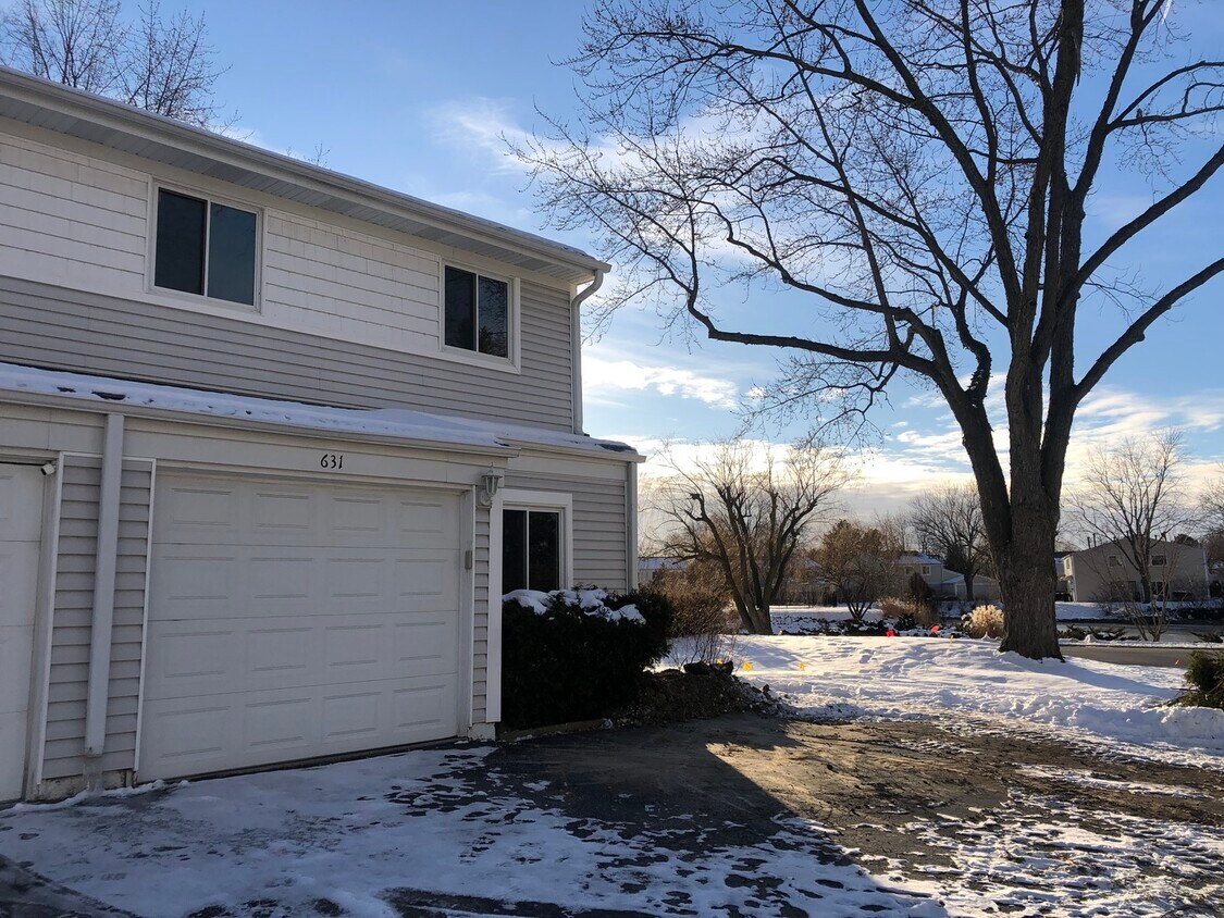 631 Bridgeport Pl, Wheeling, IL 60090 Townhome Rentals in Wheeling IL