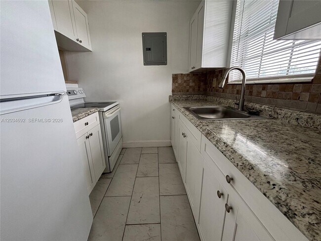 Foto del edificio - 6601 SW 18th St