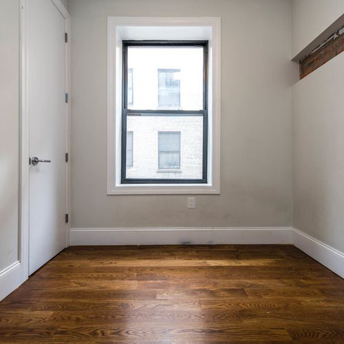 Building Photo - 1625 Putnam Ave