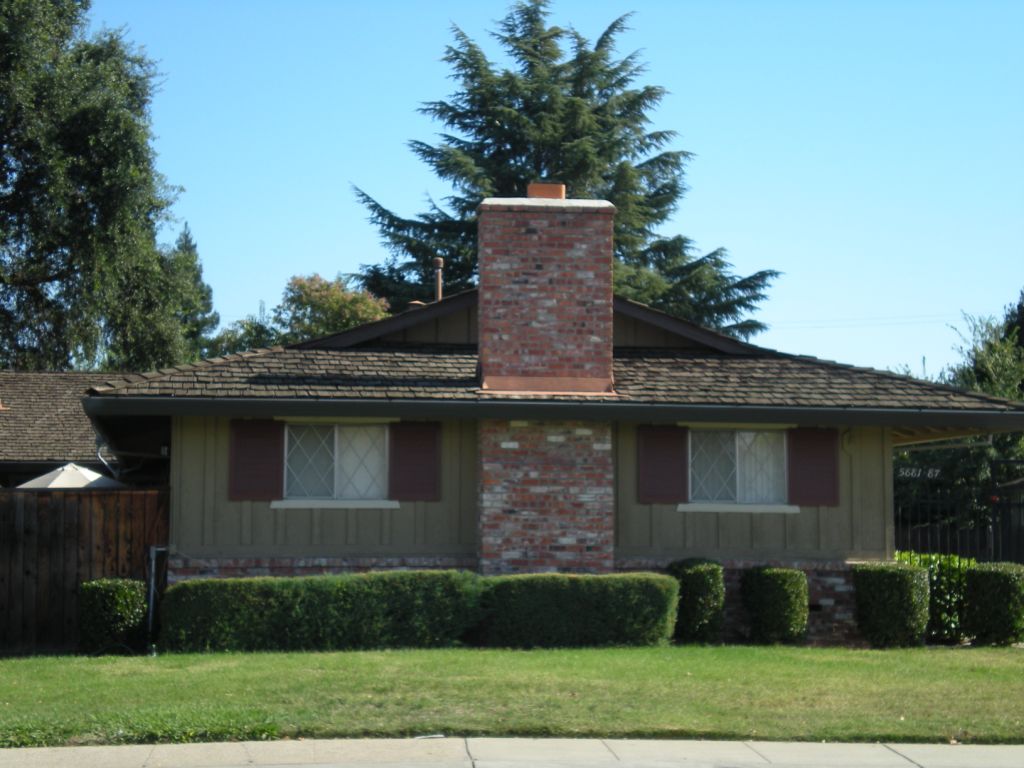 Building Photo - 5821-5927 S Land Park Dr
