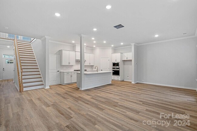Building Photo - 8054 Houser St