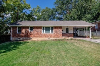 Building Photo - 1238 Lindenwood Ln NE