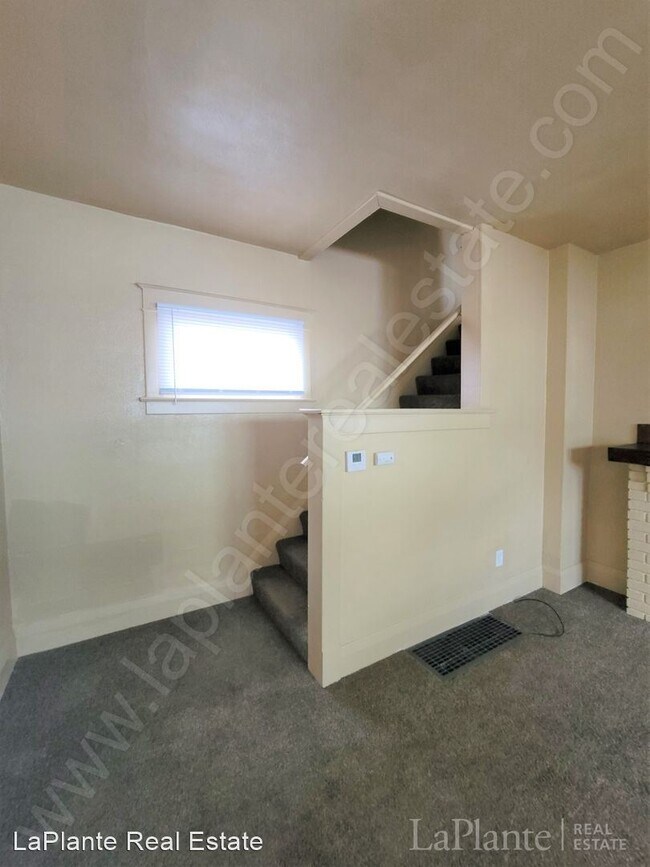 Building Photo - 2 br, 1 bath House - 948 White St.