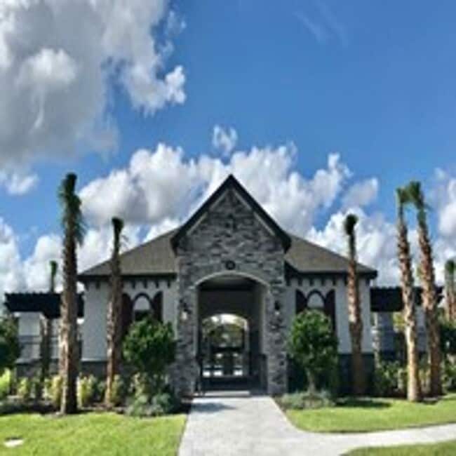 Building Photo - Stylish 3-Bedroom Townhome in Gated Sanfor...