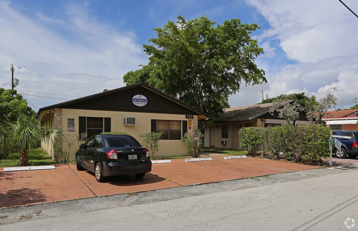 Foto principal - 708 NE 14th St