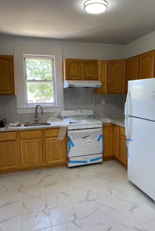 Foto del edificio - 22-18 124th St