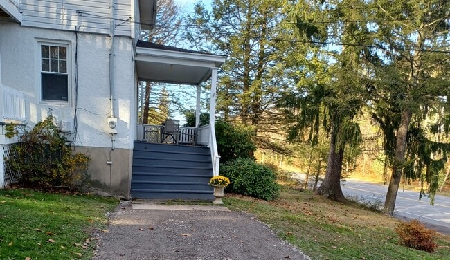 Parking - 100 Isaac Rd