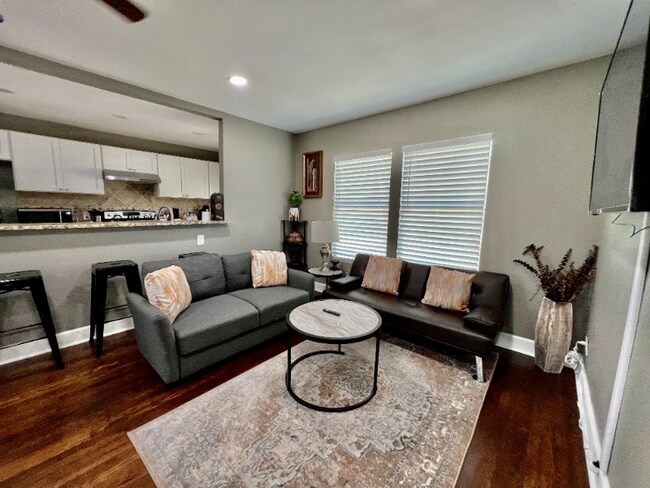 Foto del edificio - 2531 W Mulberry Ave