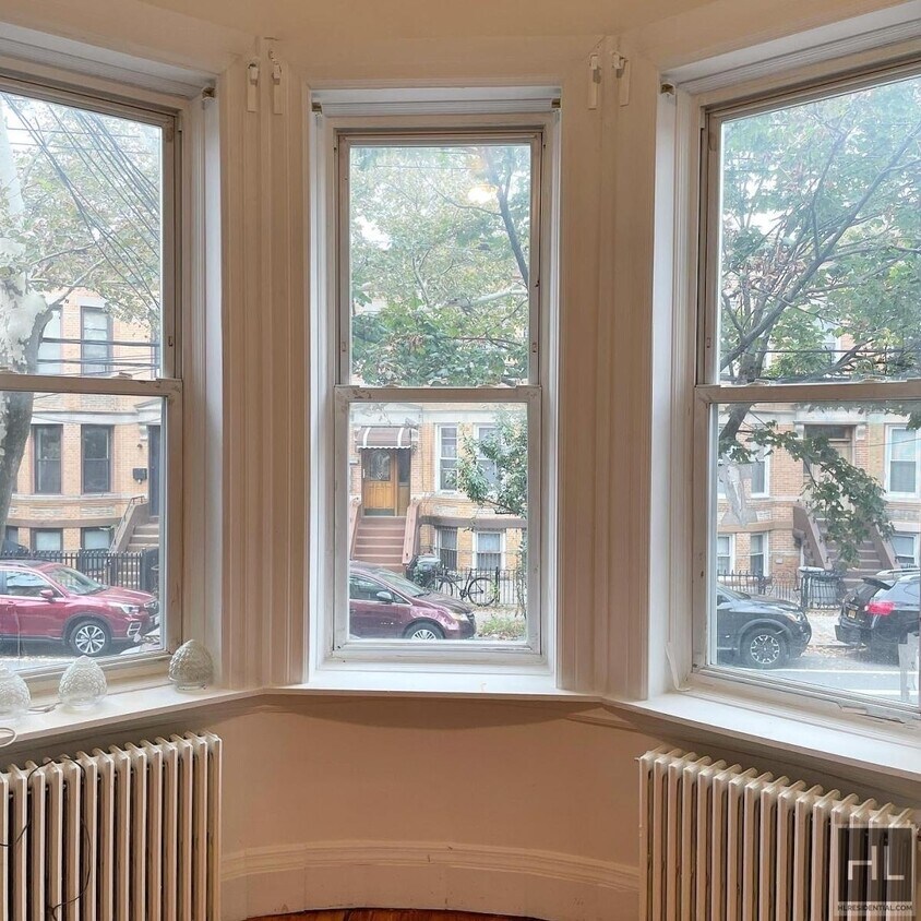 Primary Photo - 69 AVENUE