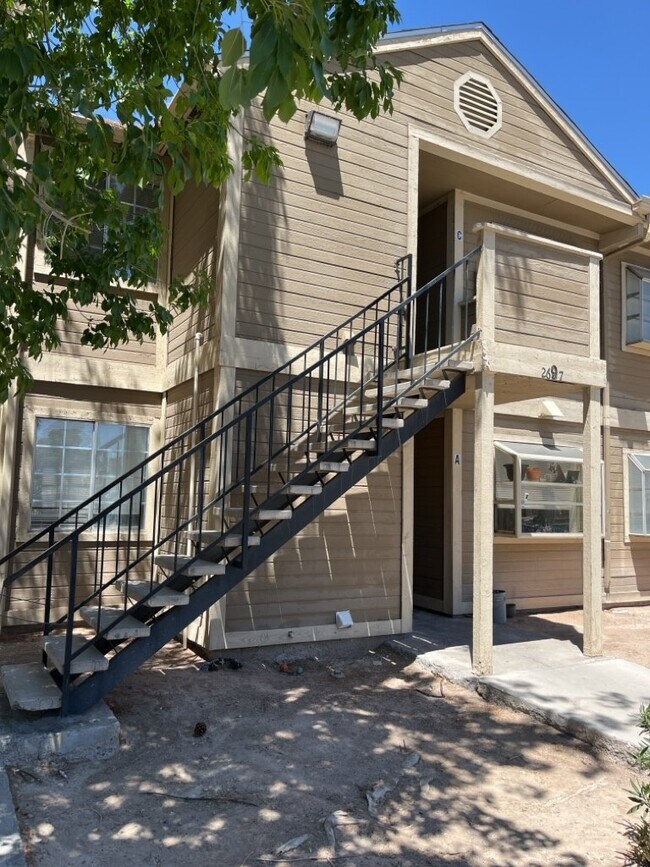 Building Photo - A stunning 2-bedroom, 1-bathroom rental pr...