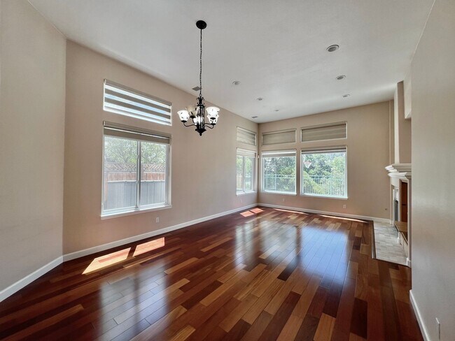 Foto del edificio - Silver Creek Valley Home