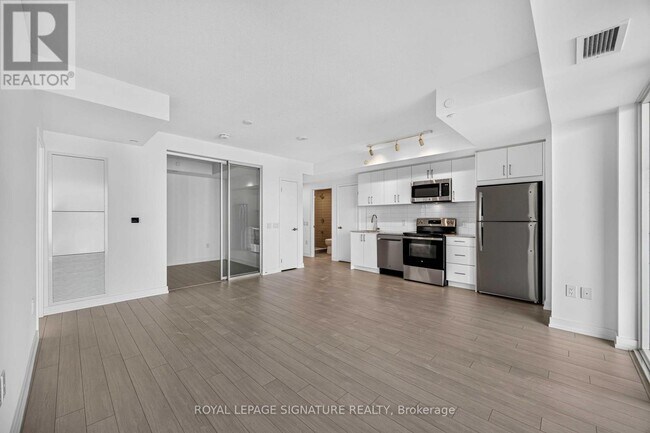 Building Photo - 4010 Eglinton Ave W