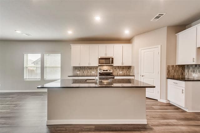 Building Photo - 1508 Mineral Pt Pl