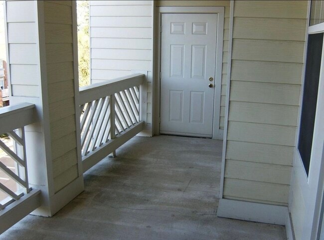 Building Photo - 1304F Garden Wall Cir