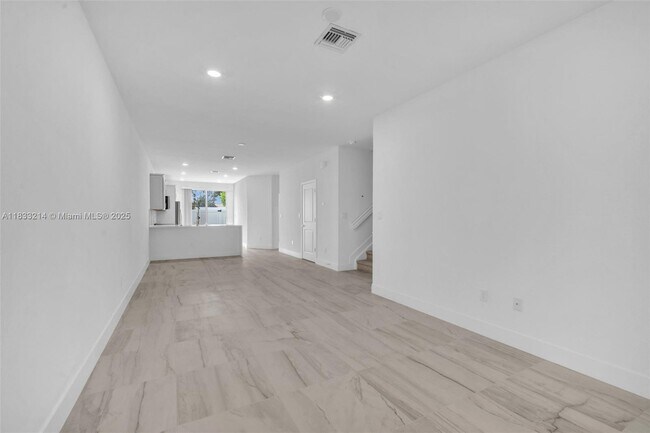 Building Photo - 142 SW 171st Way