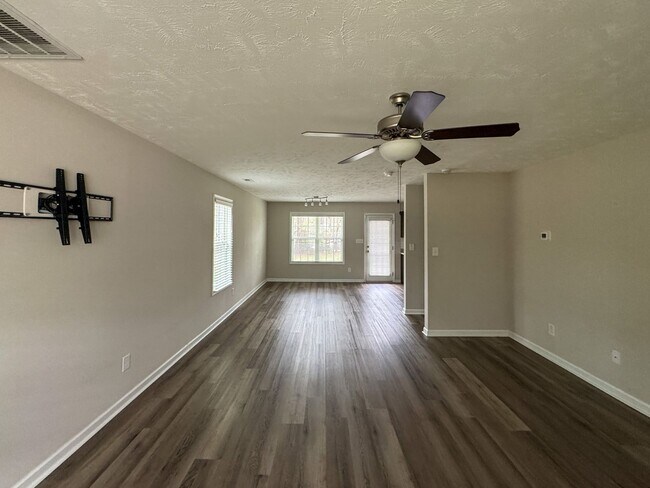 Building Photo - Well-Maintenance 4 Bed 2.5 Bath Hoke County Home