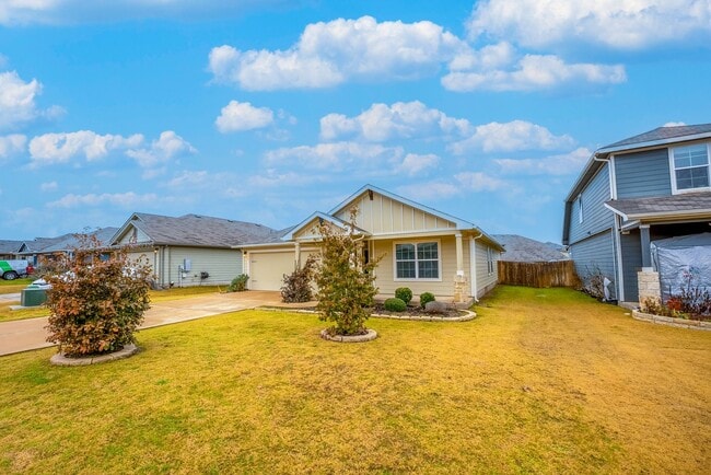 Building Photo - Charming 4-Bedroom Retreat in Hutto!