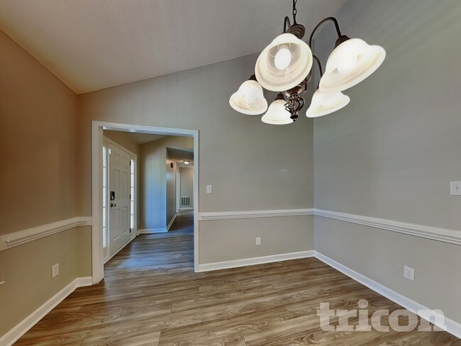 Building Photo - 46 Albemarle Dr