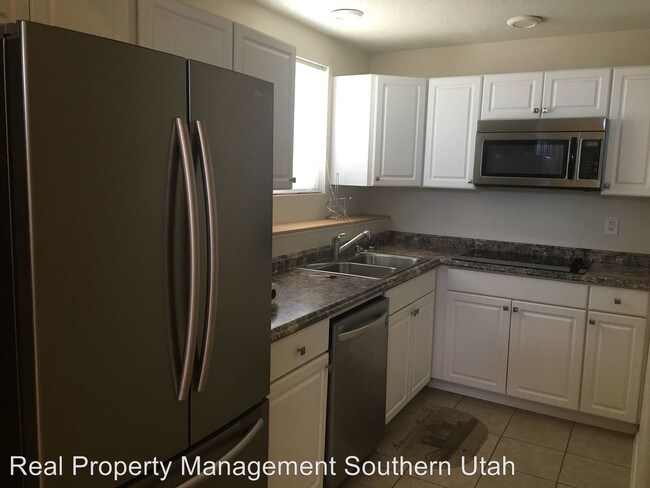Building Photo - 2800 Escalante Dr